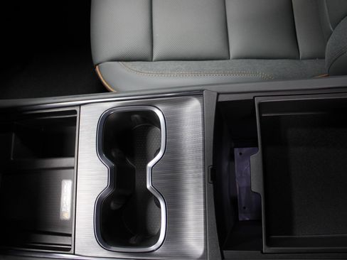 New 2026 GMC Acadia AT4 w/ Luxury Package AWD/4WD image 36