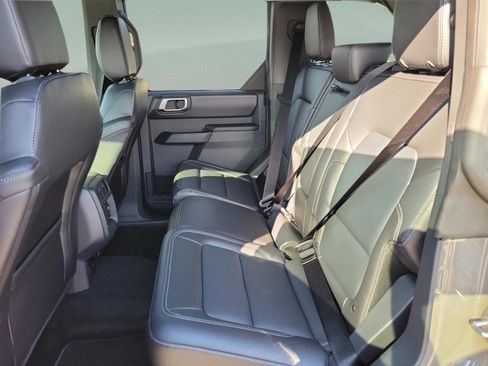 New 2025 Ford Bronco Outer Banks w/ Black Appearance Package image 22