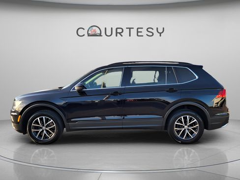 Used 2019 Volkswagen Tiguan SE image 2
