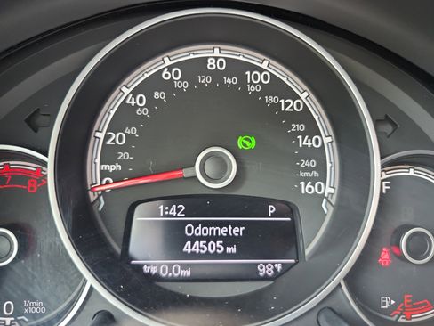 Used 2018 Volkswagen Beetle 2.0T S FWD image 15