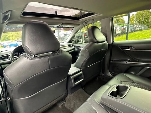 Used 2018 Toyota Camry SE image 17