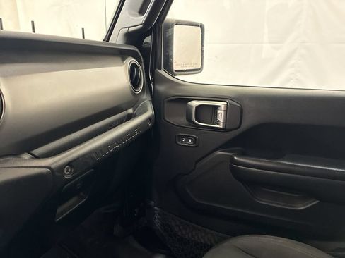 Used 2018 Jeep Wrangler Unlimited Sport S AWD/4WD image 21