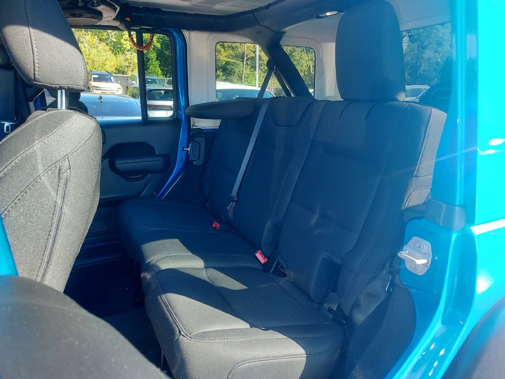 Used 2022 Jeep Wrangler Unlimited Sport AWD/4WD image 32