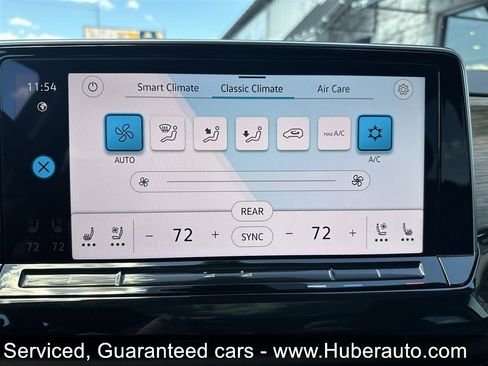 Used 2025 Volkswagen Atlas SEL AWD/4WD image 36
