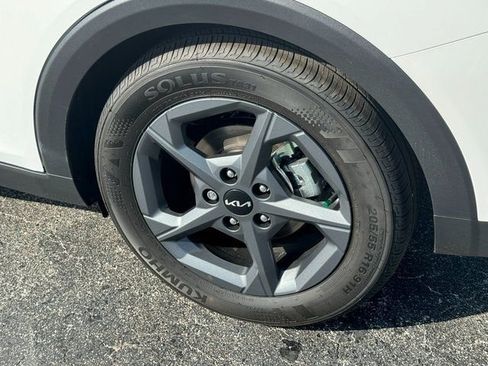 New 2025 Kia K4 FWD image 6