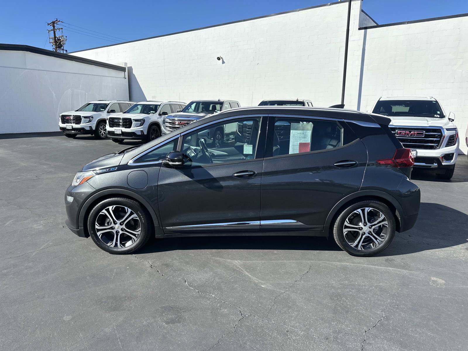 Used 2019 Chevrolet Bolt Premier w/ Infotainment Package FWD image 8