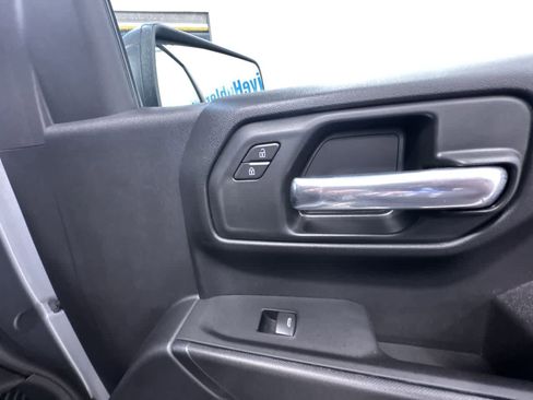 Used 2025 Chevrolet Silverado 1500 Custom image 33
