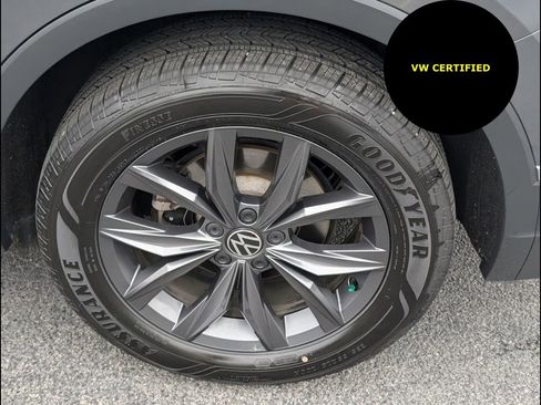 Certified 2023 Volkswagen Tiguan SE image 23