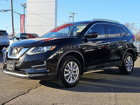 Used 2020 Nissan Rogue SV image 3