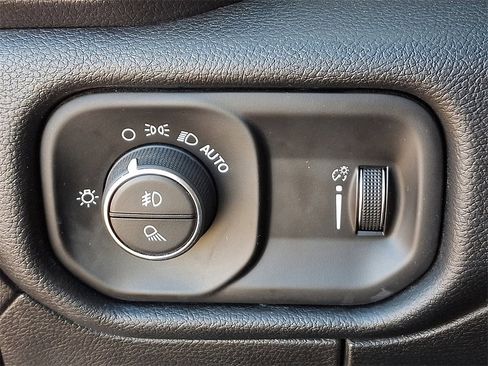 Used 2020 RAM 1500 Big Horn image 23