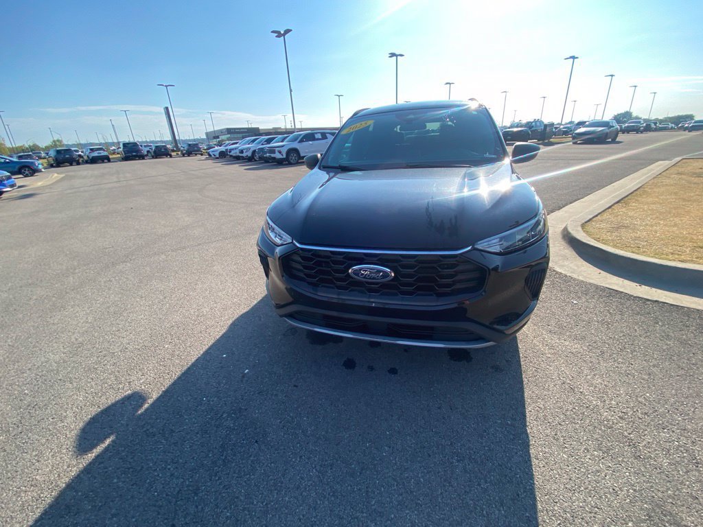 Used 2025 Ford Escape ST-Line FWD image 8