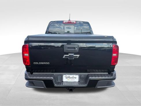 Used 2016 Chevrolet Colorado Z71 w/ Z71 Midnight Edition AWD/4WD image 4