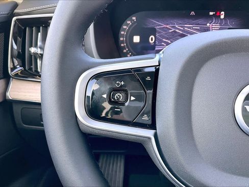 New 2026 Volvo XC90 B5 Plus image 17