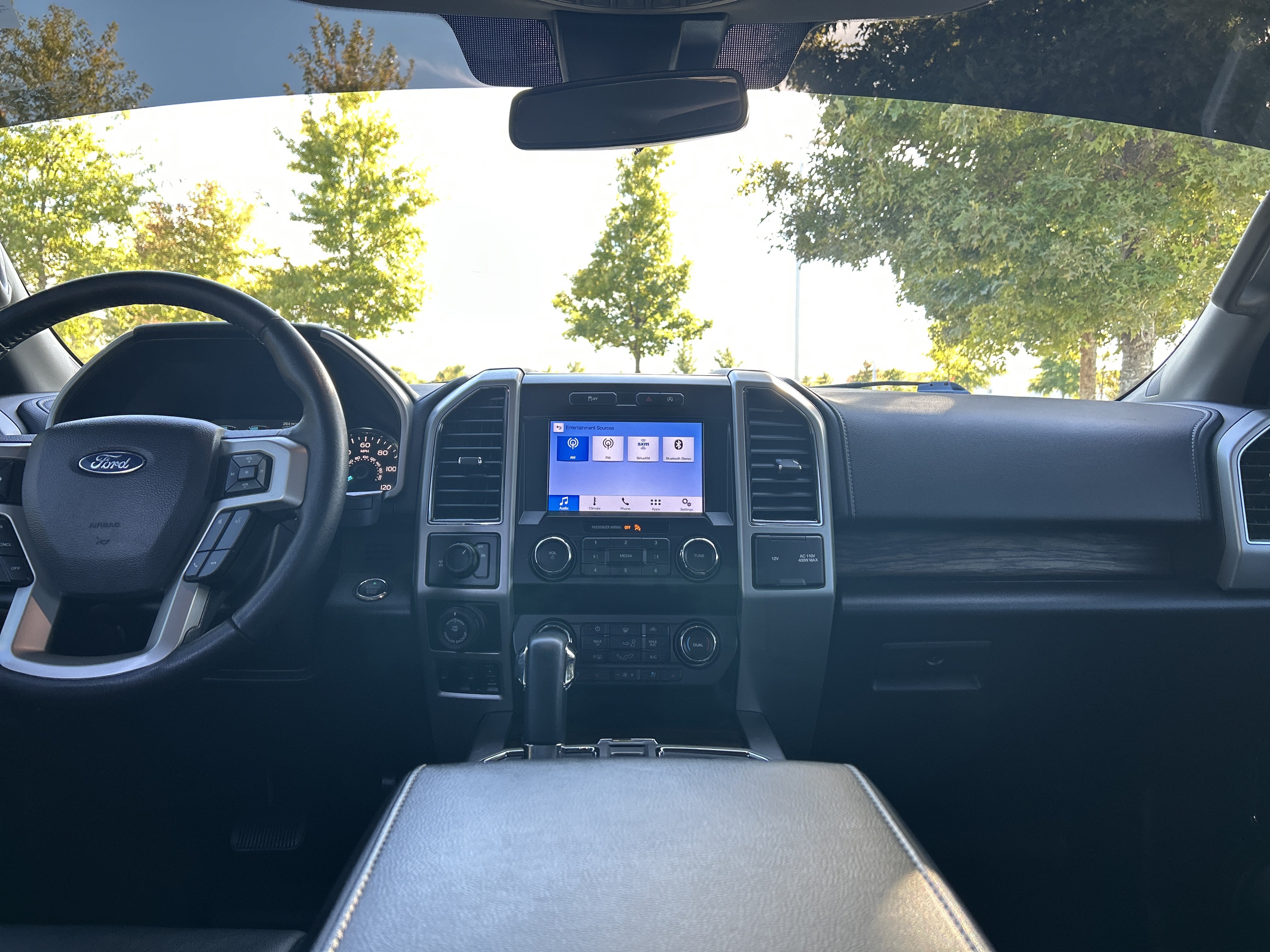 Used 2019 Ford F150 Lariat w/ Trailer Tow Package RWD image 29