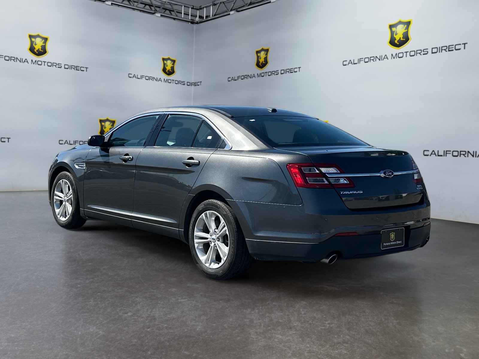 Used 2018 Ford Taurus SEL w/ Equipment Group 201A FWD image 3