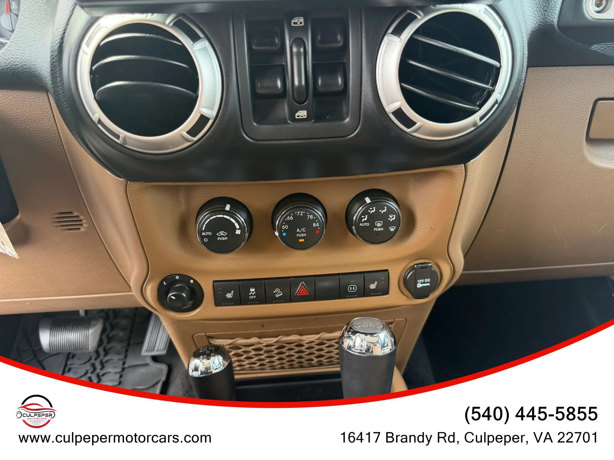 Used 2012 Jeep Wrangler Unlimited Sahara w/ Connectivity Group AWD/4WD image 20