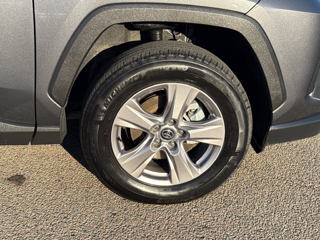 Used 2025 Toyota RAV4 XLE AWD/4WD image 41