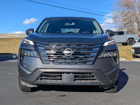 Used 2024 Nissan Rogue SV image 11