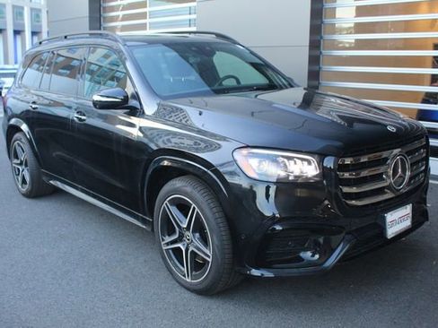Used 2024 Mercedes-Benz GLS 450 4MATIC image 10
