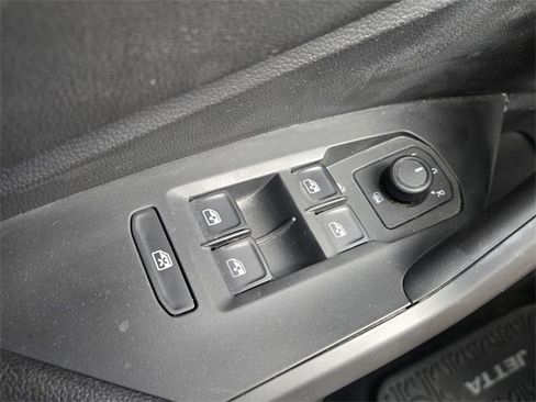 Used 2019 Volkswagen Jetta SEL image 29