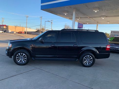 Used 2017 Ford Expedition EL XLT image 5