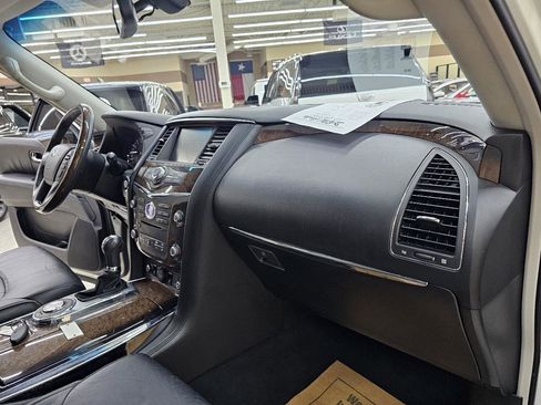 Used 2014 INFINITI QX80 2WD w/ Deluxe Touring Package image 23