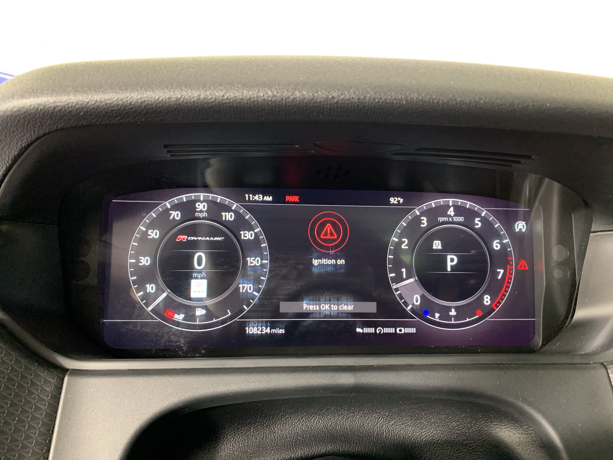 Used 2018 Land Rover Range Rover Velar R-Dynamic SE AWD/4WD image 21