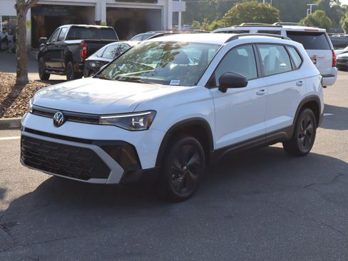 Used 2025 Volkswagen Taos S FWD image 5