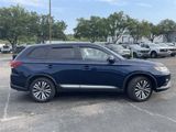 Used 2020 Mitsubishi Outlander SE image 2