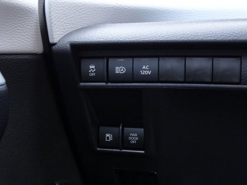 New 2026 Toyota Sienna XLE image 29