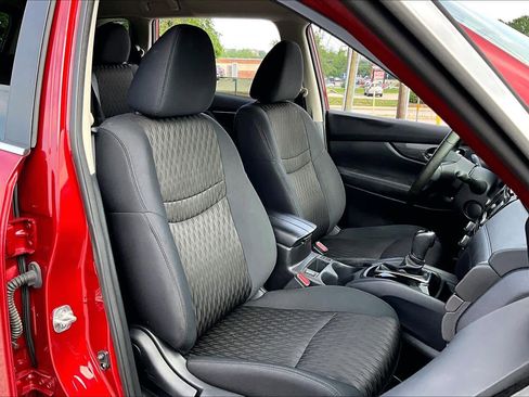 Used 2018 Nissan Rogue SV FWD image 9