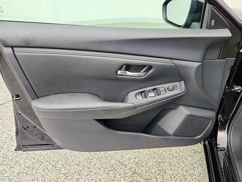 Used 2024 Nissan Sentra SV FWD image 10