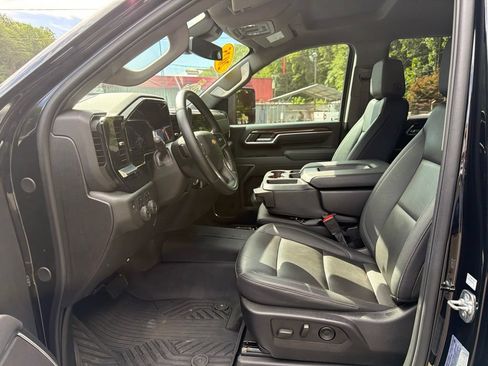 Used 2025 Chevrolet Silverado 2500 LT w/ All Star Edition AWD/4WD image 8
