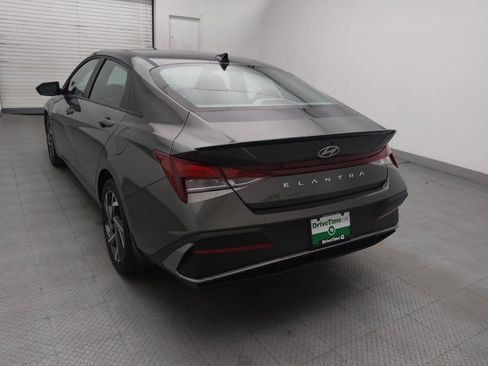 Used 2025 Hyundai Elantra Sport FWD image 5