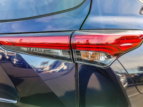 Certified 2023 Toyota Highlander LE image 25