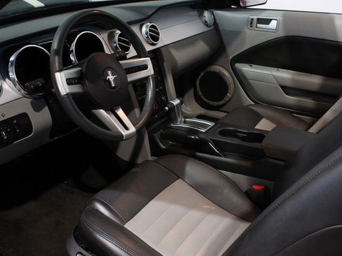 Used 2007 Ford Mustang GT RWD image 7