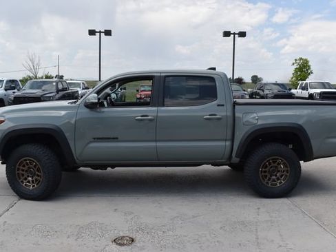 Used 2022 Toyota Tacoma SR5 w/ Trail Edition AWD/4WD image 10