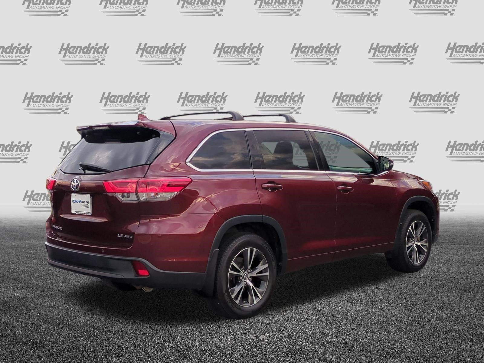 Used 2017 Toyota Highlander Plus AWD/4WD image 10