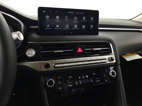 Used 2026 Genesis G70 2.5T image 15