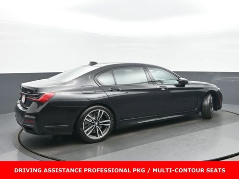 Used 2022 BMW 750i xDrive w/ Executive Package AWD/4WD image 3