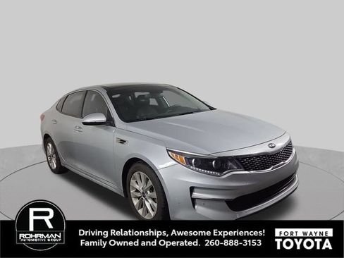 Used 2017 Kia Optima EX w/ Premium Package FWD image 4
