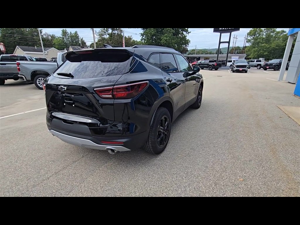 New 2026 Chevrolet Blazer LT w/ Midnight/Sport Edition AWD/4WD image 8