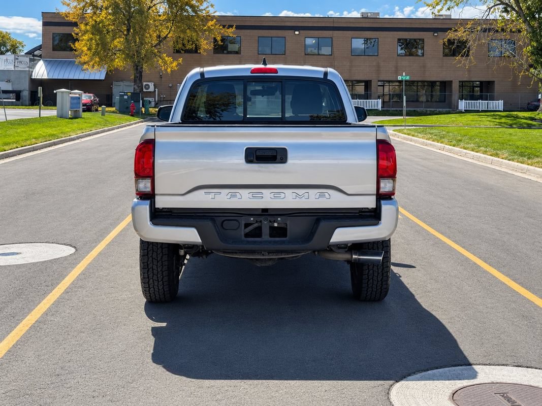 Used 2022 Toyota Tacoma SR w/ SR Convenience Package RWD image 4