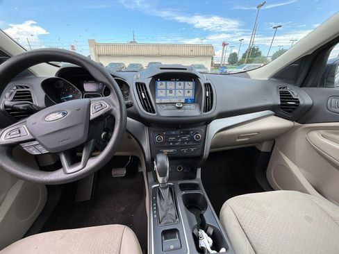 Used 2018 Ford Escape SE w/ SE Sync 3 Package FWD image 9