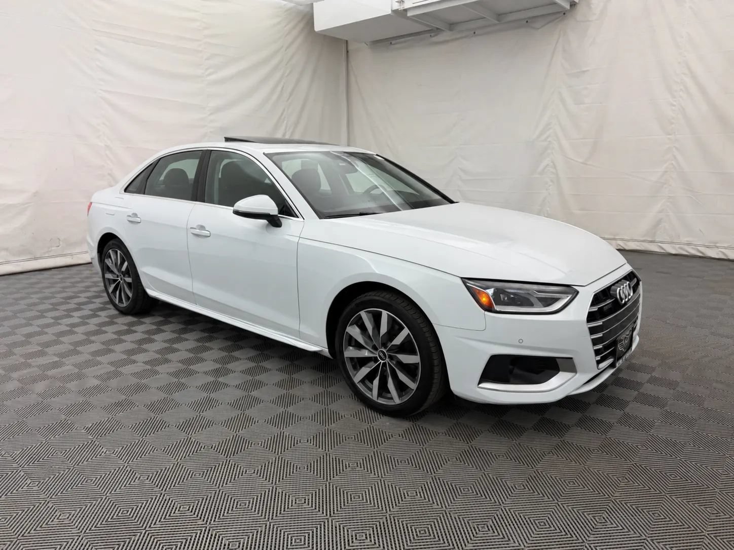 Used 2021 Audi A4 2.0T Premium w/ Convenience Package AWD/4WD image 4