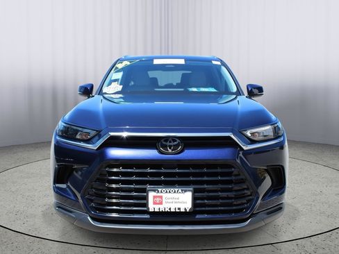 Certified 2024 Toyota Grand Highlander AWD image 3