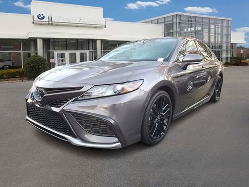 Used 2021 Toyota Camry XSE image 1
