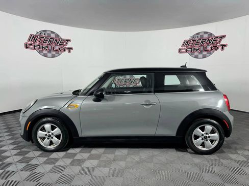 Used 2016 MINI Cooper 2-Door Hardtop image 4
