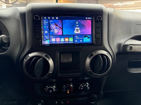 Used 2016 Jeep Wrangler Unlimited Sport w/ Connectivity Group AWD/4WD image 18
