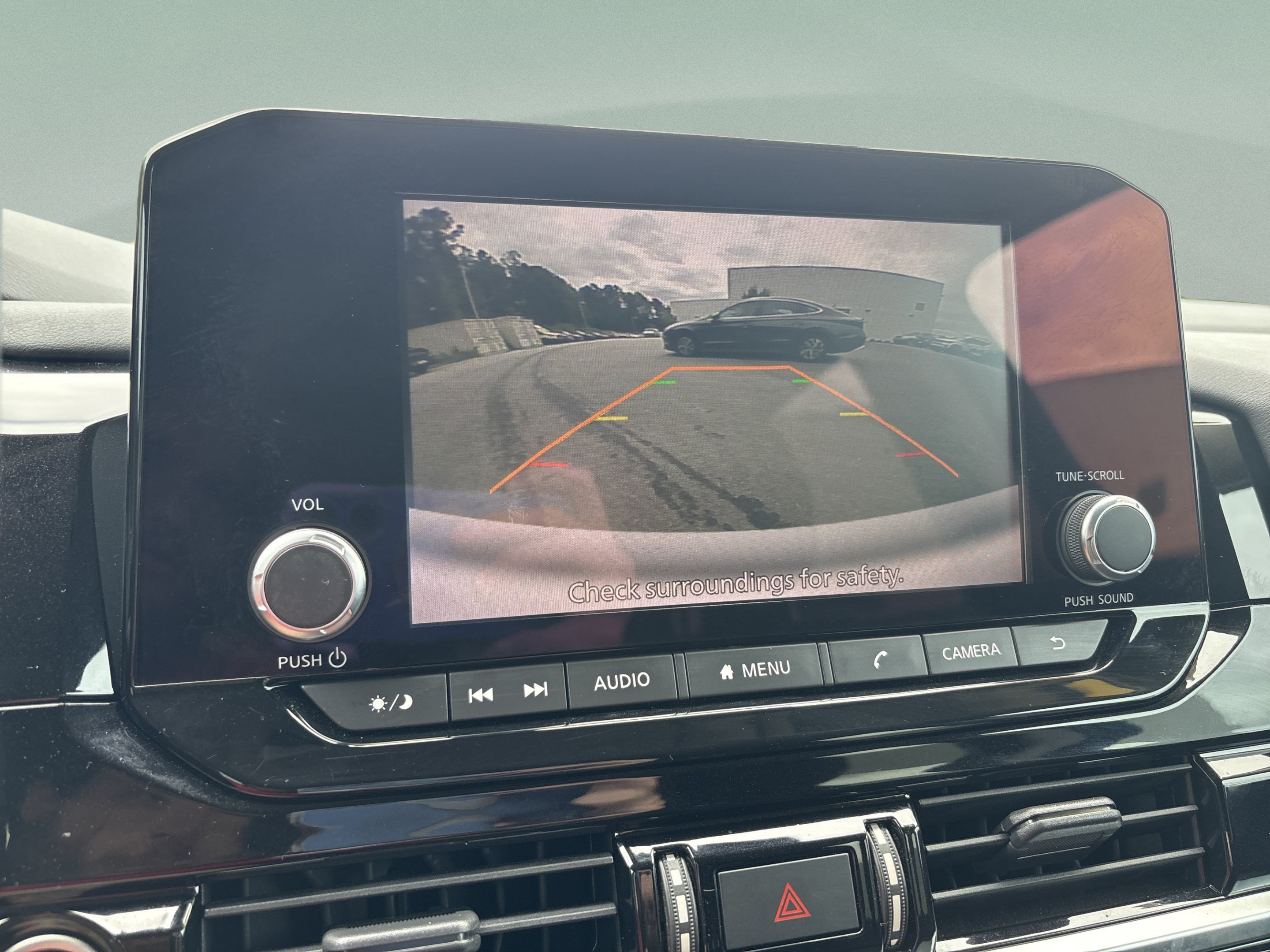 Used 2022 Nissan Pathfinder SV FWD image 12